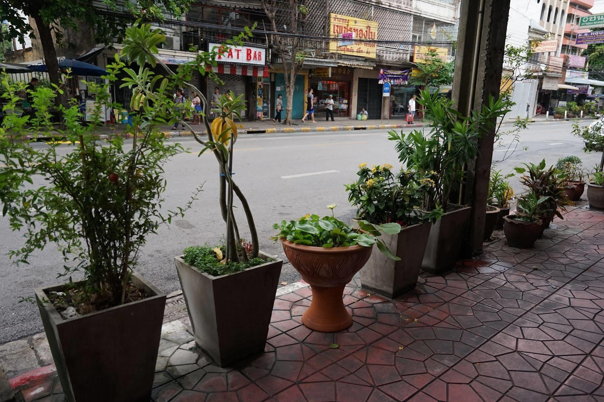 Banglumpoo Place Bangkok Exterior foto